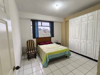 Apartamento amueblado 2 hab. en Zona 4, 5° Nivel, sector IGA | 4 G.N. - 5