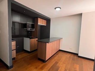 Apartamento en venta zona 11 edificio Villa Mariscal de 2 habitaciones + un parqueo - Image 1