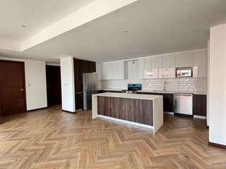Apartamento en Renta en Edificio  – Zona 10 | Moderno y Amplio - 4