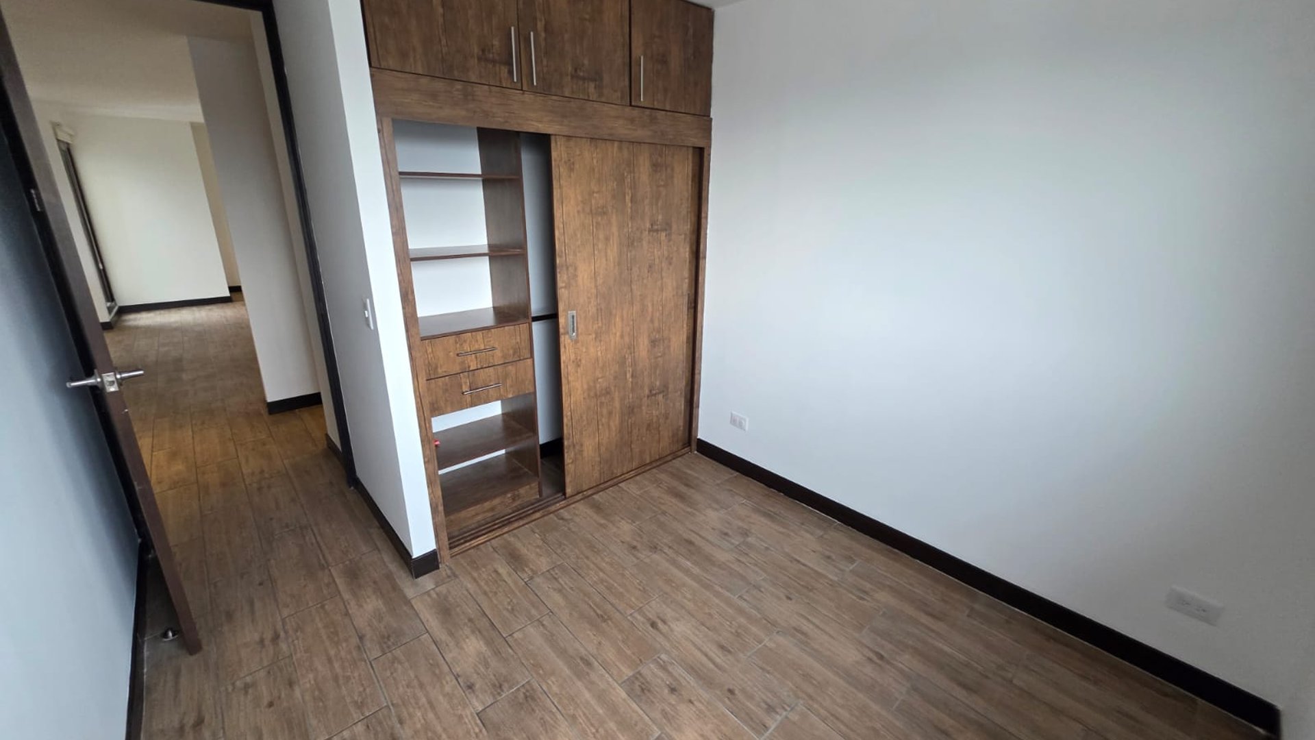 Apartamento en renta Diagonal 6 zona 10 - 3 habitaciones Ref-5925 - Miniatura 7