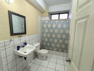 Apartamento amueblado 2 hab. en Zona 4, 5° Nivel, sector IGA | 4 G.N. - 4