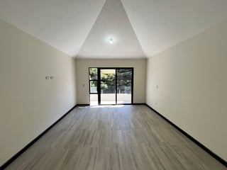Casa nueva en venta de 4 habitaciones Hacienda Real zona 16 - 3