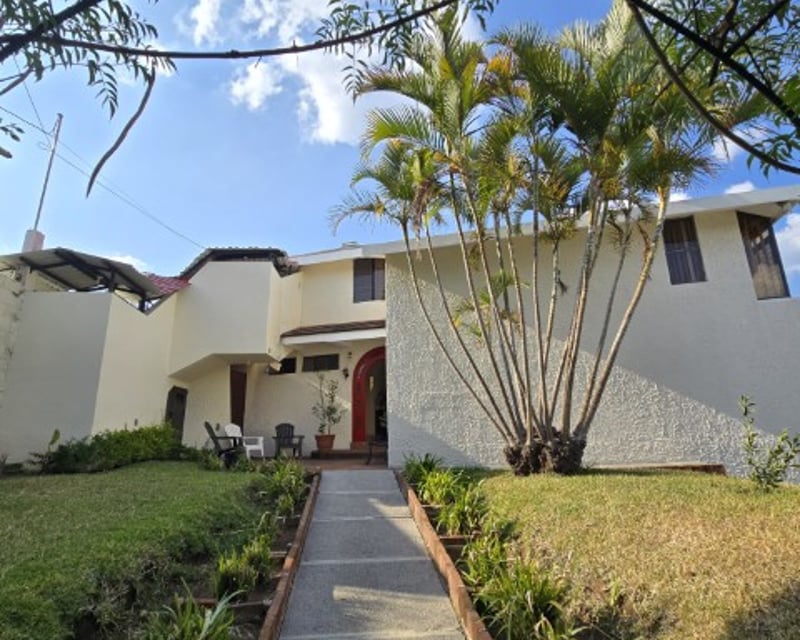 Casa en Venta Balcones de San Cristóbal, Guatemala