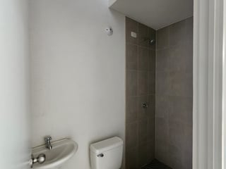 Local en renta o venta en Plaza Comercial en Amatitlán - 5