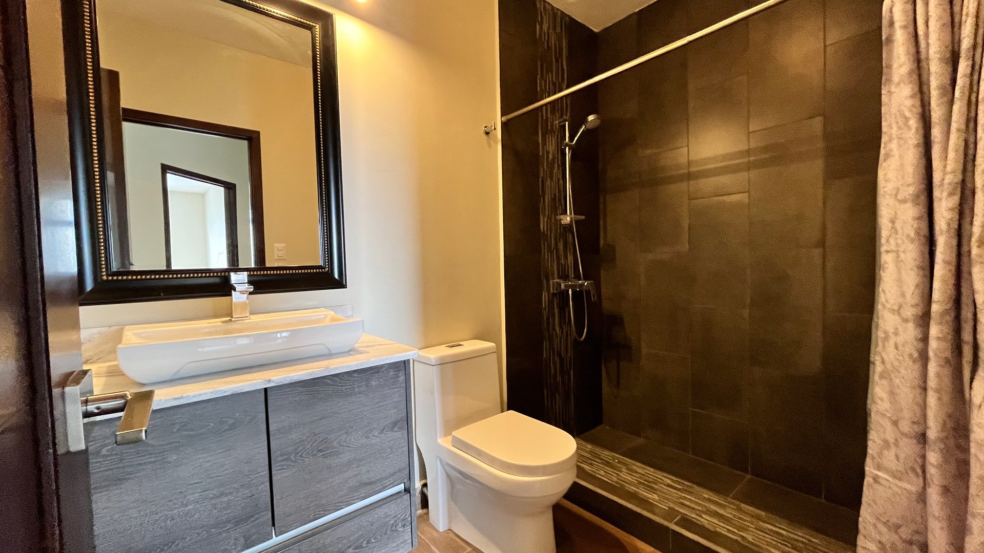 Apartamento en Alquiler, Edificio Cupertino, Muxbal - Final 20 calle - Miniatura 19