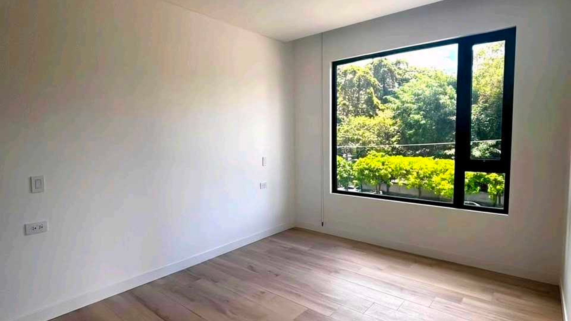 APARTAMENTO EN ALQUILER ???? Edificio Ferre Diez, Zona 10 - Miniatura 9