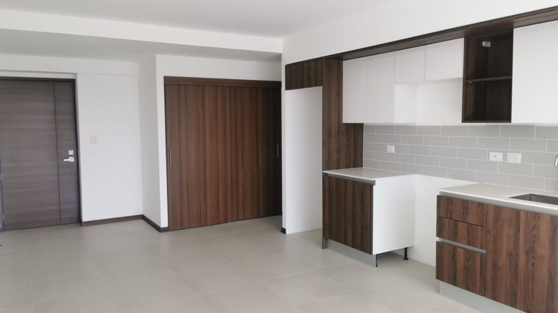 Venta de bonito apartamento 2 Dormitorios | MIRA Zona 10 (B)
