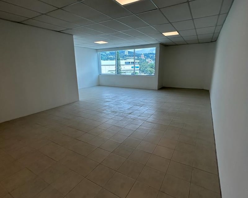Alquilo Oficina en zona Pradera zona 10