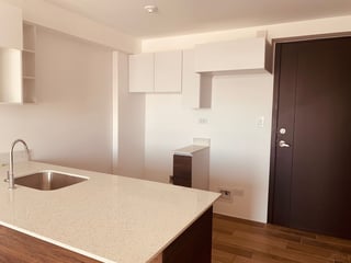 Rento / Vendo Lindo apartamento totalmente nuevo en Zona 5 - 5