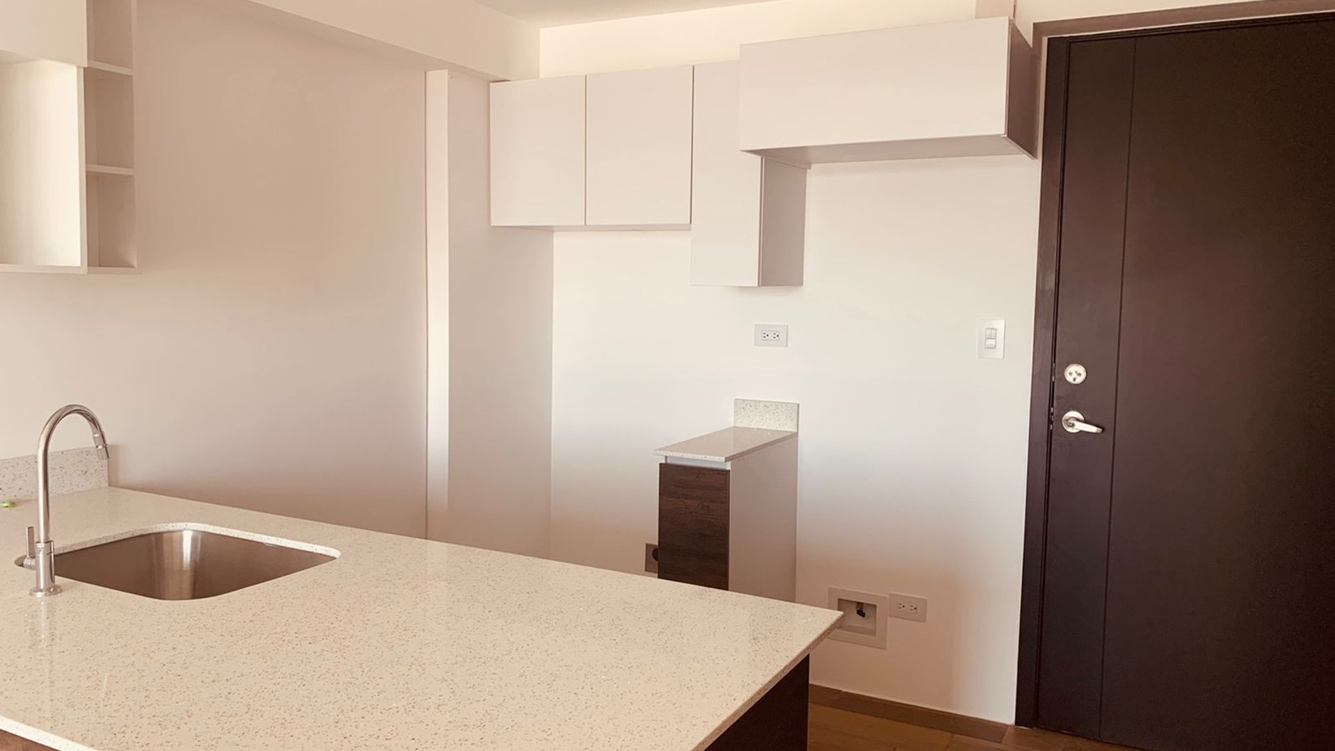 Rento / Vendo Lindo apartamento totalmente nuevo en Zona 5 - Miniatura 5