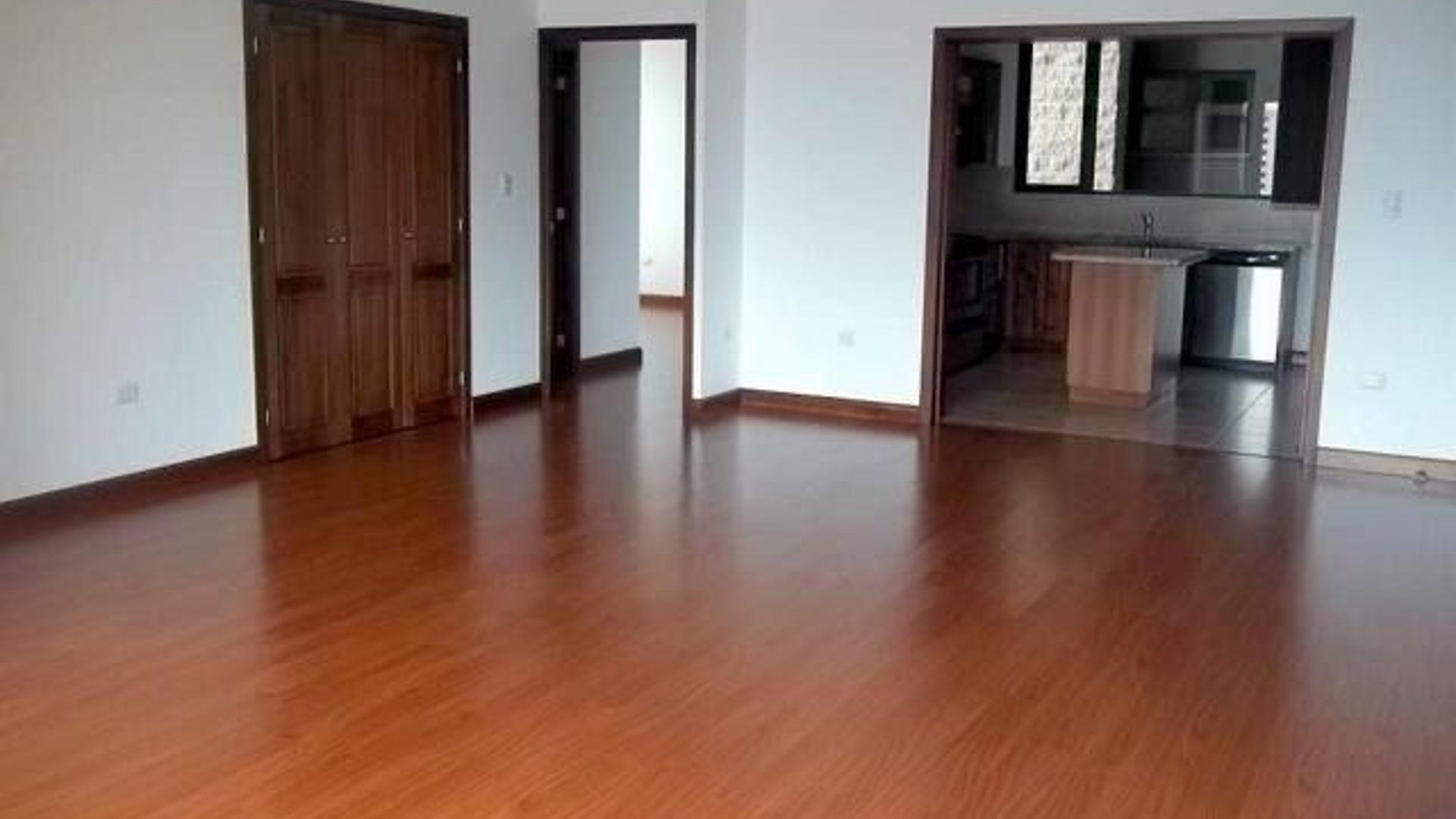 Apartamento en Renta – Edificio Meridian, Zona 15 - Miniatura 2