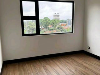 APARTAMENTO EN ALQUILER📍 Edificio Vivalt, Zona 10
Una propiedad única - Image 8