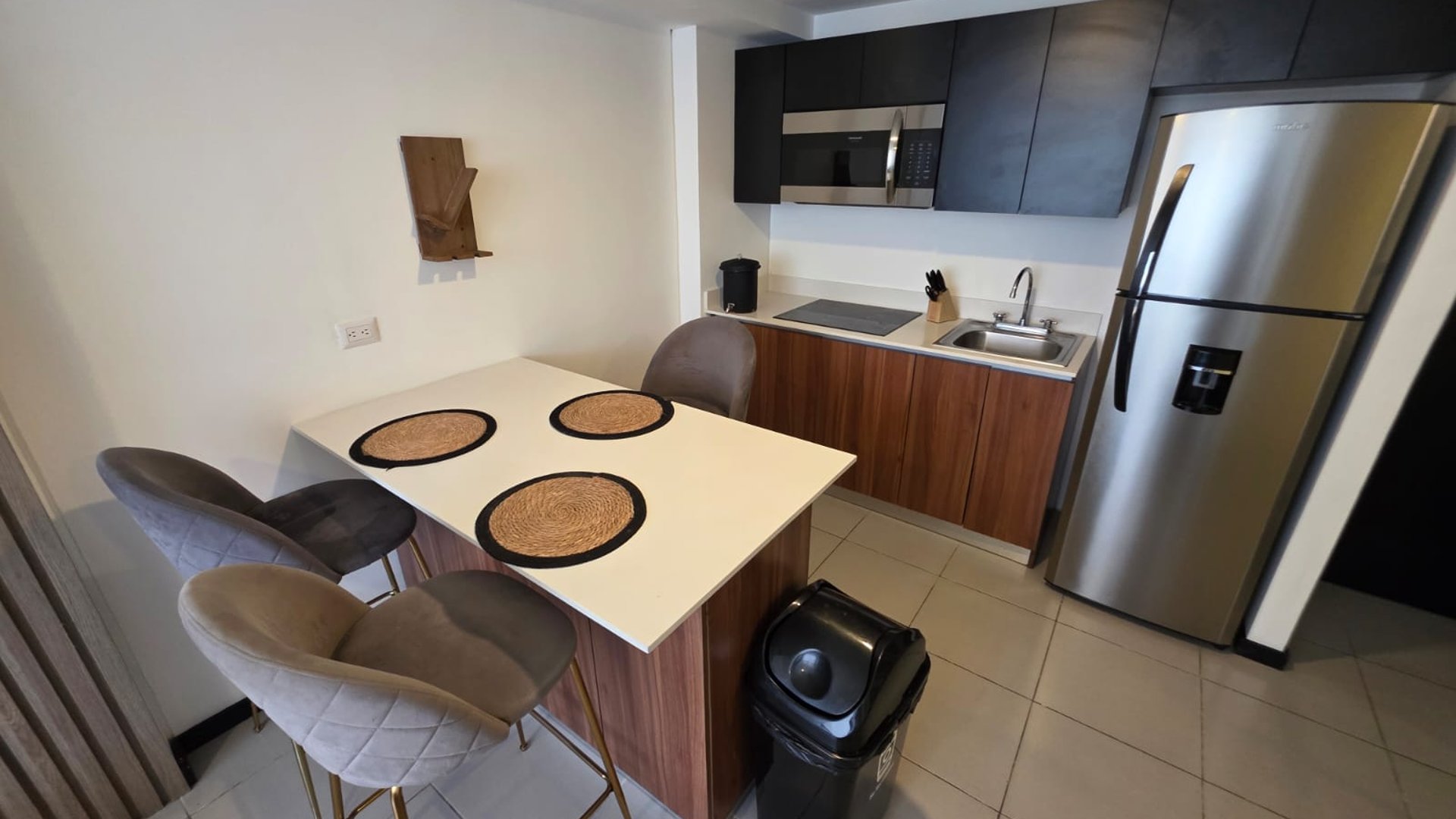 Apartamento amueblado en venta - 2 habitaciones en zona 14 Ref-5952 - Image 1