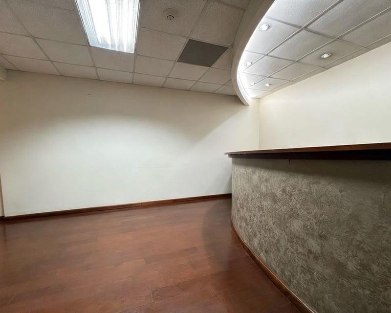 Venta amplia oficina tabicada | Edificio Europlaza Zona 14
