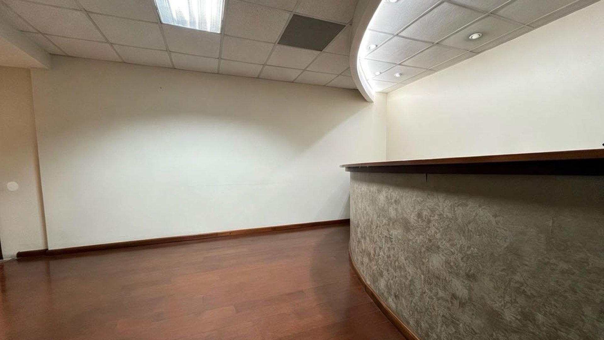 Venta amplia oficina tabicada | Edificio Europlaza Zona 14