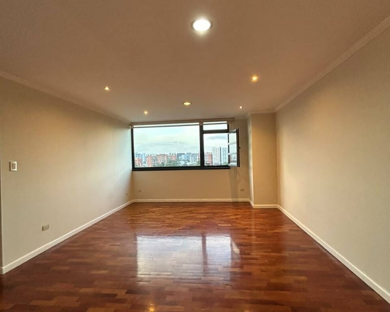 Apartamento en Renta de 3 Dormitorios en zona 14