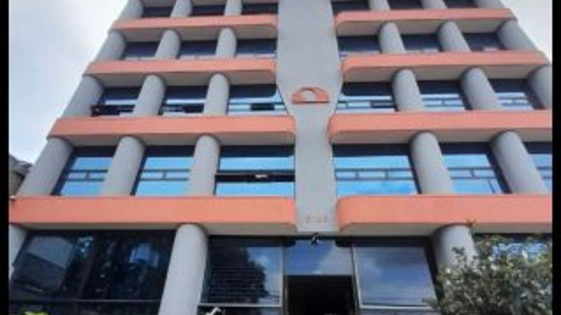 📍 OFICINA EN RENTA – 120 m² + 3 OFICINAS | TORRE CRISTAL | ZONA 9