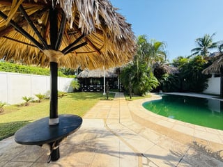 VENTA DE CÓMODA CASA AMUEBLADA - MARENA, CHULAMAR - 5