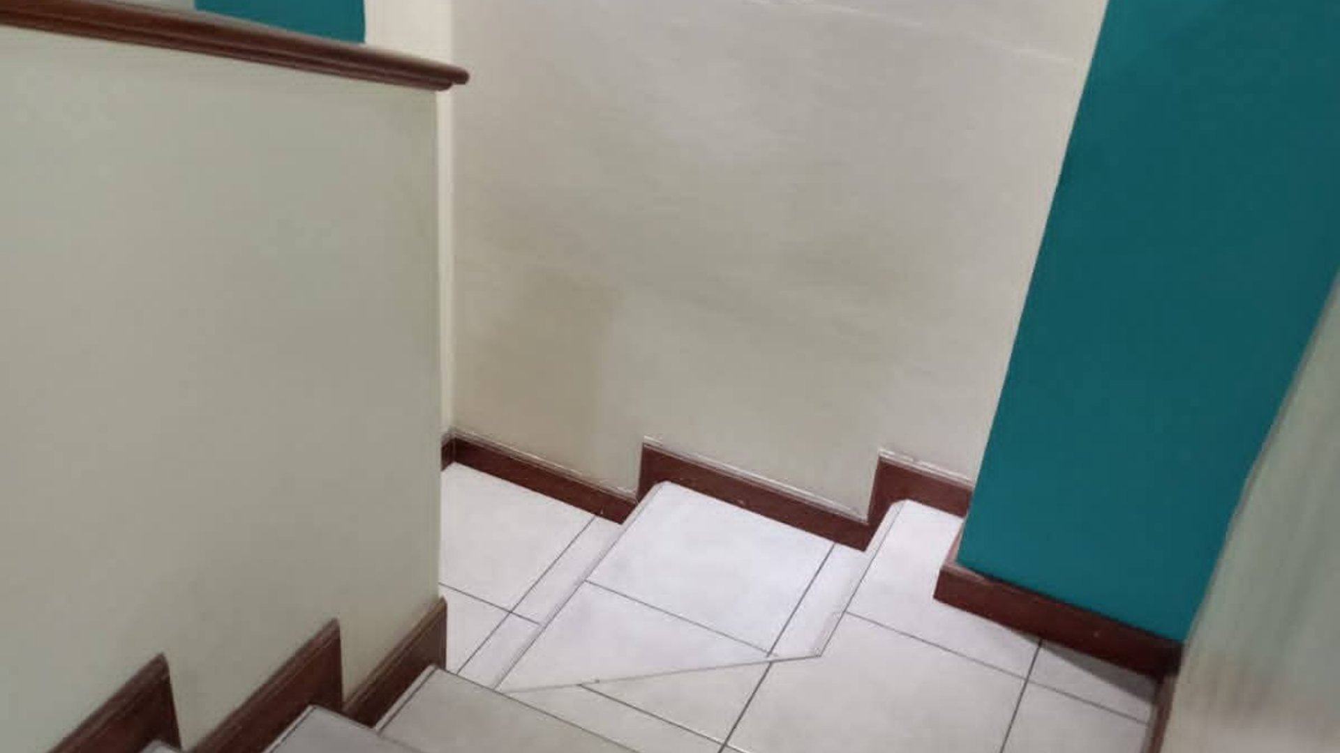 Rento Casa  en Colonia Montesano, zona 16 (atrás del hospital militar) - Miniatura 3