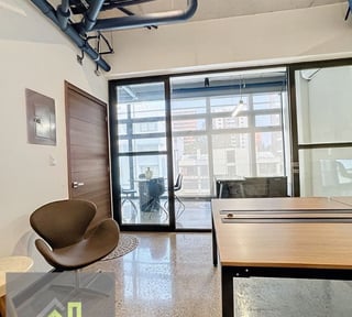 Oficina en Venta Totalmente Equipada en Edificio Unio, Zona 14