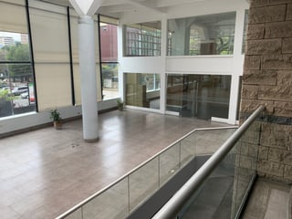 📍 OFICINA EN RENTA – 495 M² + 10 OFICINAS | MURANO CENTER | ZONA 10 - 4