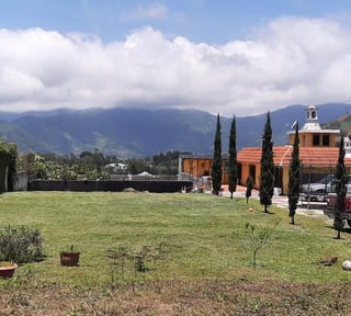 COMPLEJO DE CASAS EN VENTA  UBICADO MUY CERCA DE CIUDAD VIEJA