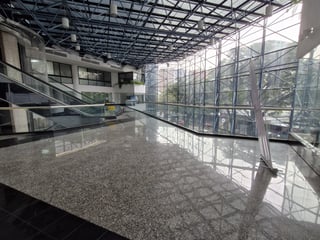 Alquiler de Oficina en Zona 10 Guatemala - Image 6