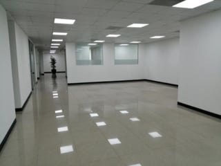 Alquiler Oficina Tabicada en Zona 10 Avenida Reforma - 2