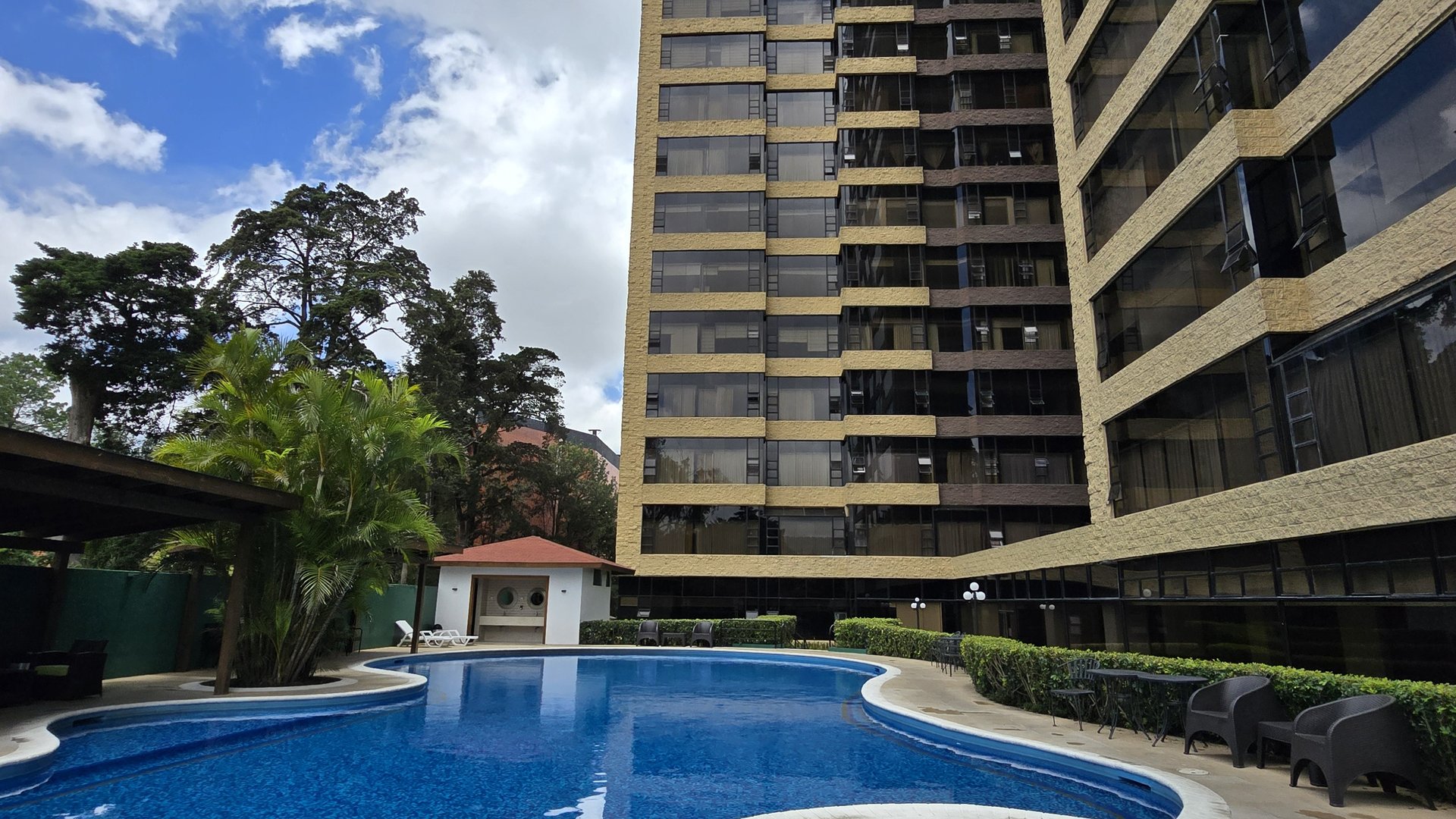 Apartamento amueblado y equipado en RENTA en la Zona 10