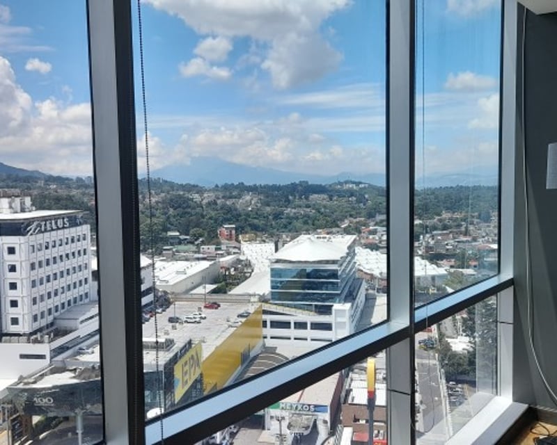 Oficina en renta zona 10