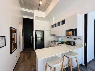 VENTA DE MODERNO APARTAMENTO DE PRIMER NIVEL - SHIFT CAYALÁ, ZONA 16 - 4