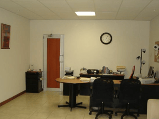 Edificio en venta o renta  en zona 10 - Image 3