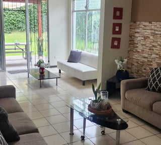 Casa en Renta de 5 dormitorios en Ciudad San Cristobal zona 8 de mixco
