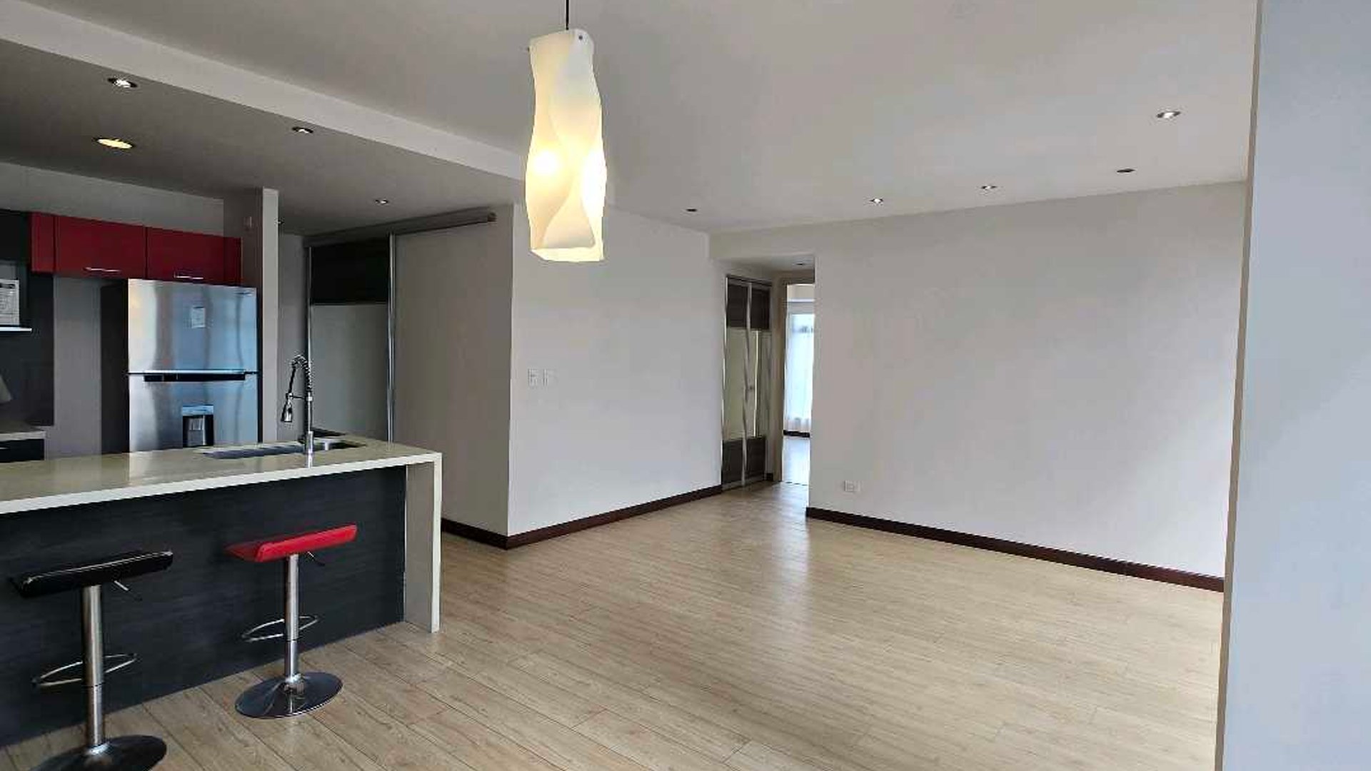 APARTAMENTO EN VENTA ZONA 10 - Miniatura 6