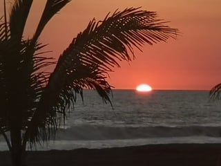 Venta de Linda Casa Frente al Mar - El Ahumado - Image 2