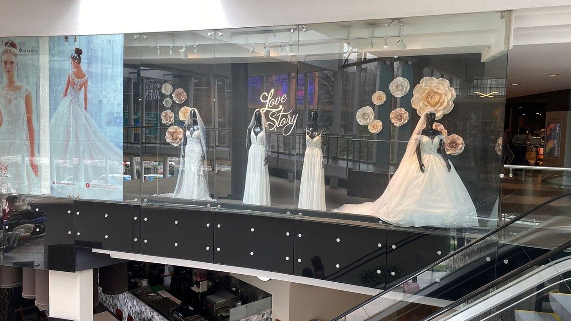 Local en venta – Design Center, Zona 10 - Miniatura 2