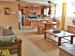 Venta de casa grande en Marena Escuintla - 3