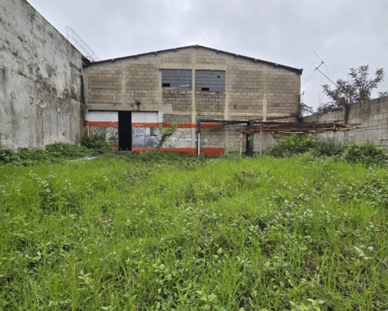 Terreno Comercial en Venta Calzada San Juan Zona 7