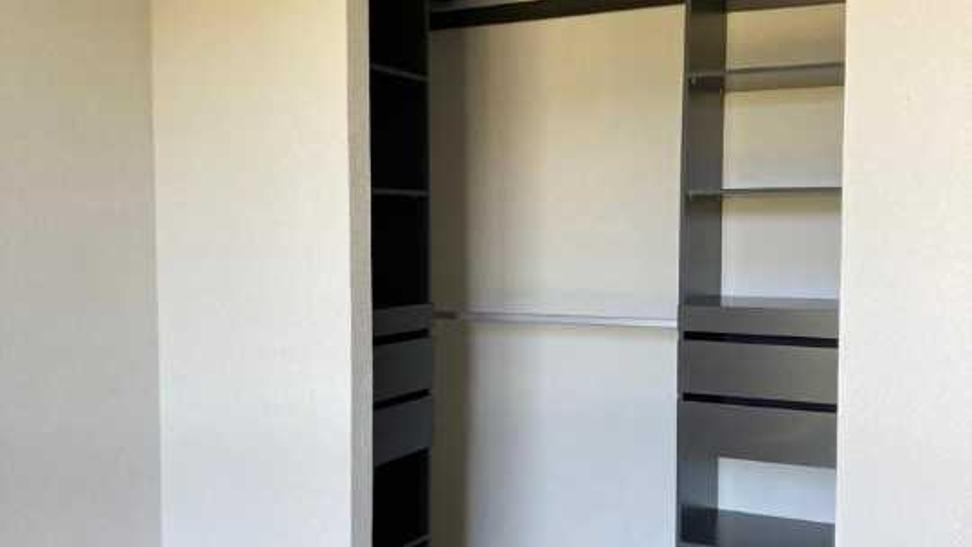 Alquilo apartamento zona 10 de Mixco - Miniatura 4