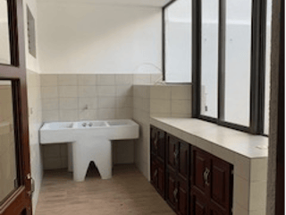 Vendo Espectacular casa en Zona 10 - 5
