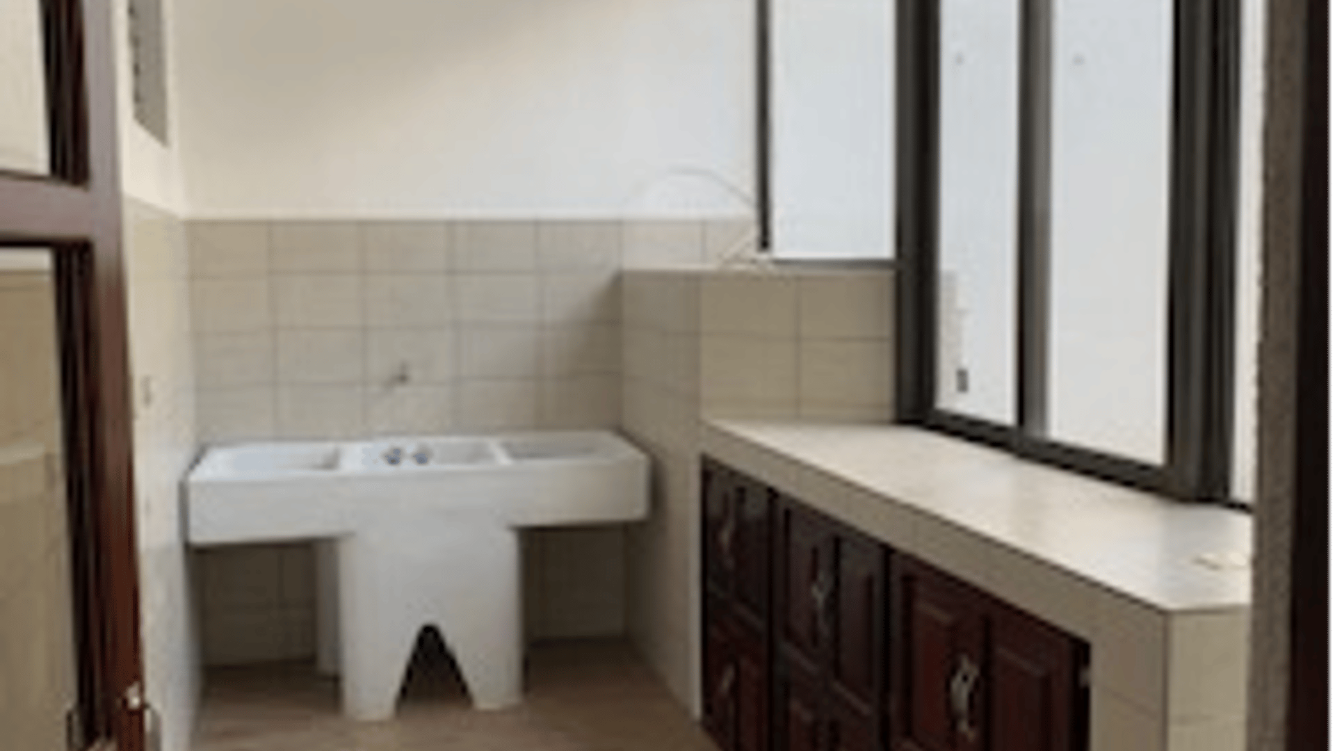 Vendo Espectacular casa en Zona 10 - Miniatura 5