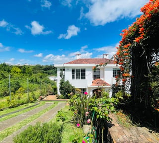 VENTA DE AMPLIA CASA - ALTA VISTA CLUB, SAN JOSÉ PINULA