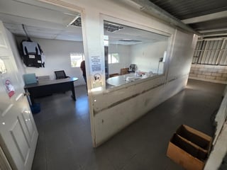 Bodega industrial con oficinas cerca de Calzada Roosevelt - Ref-5427 - Image 14