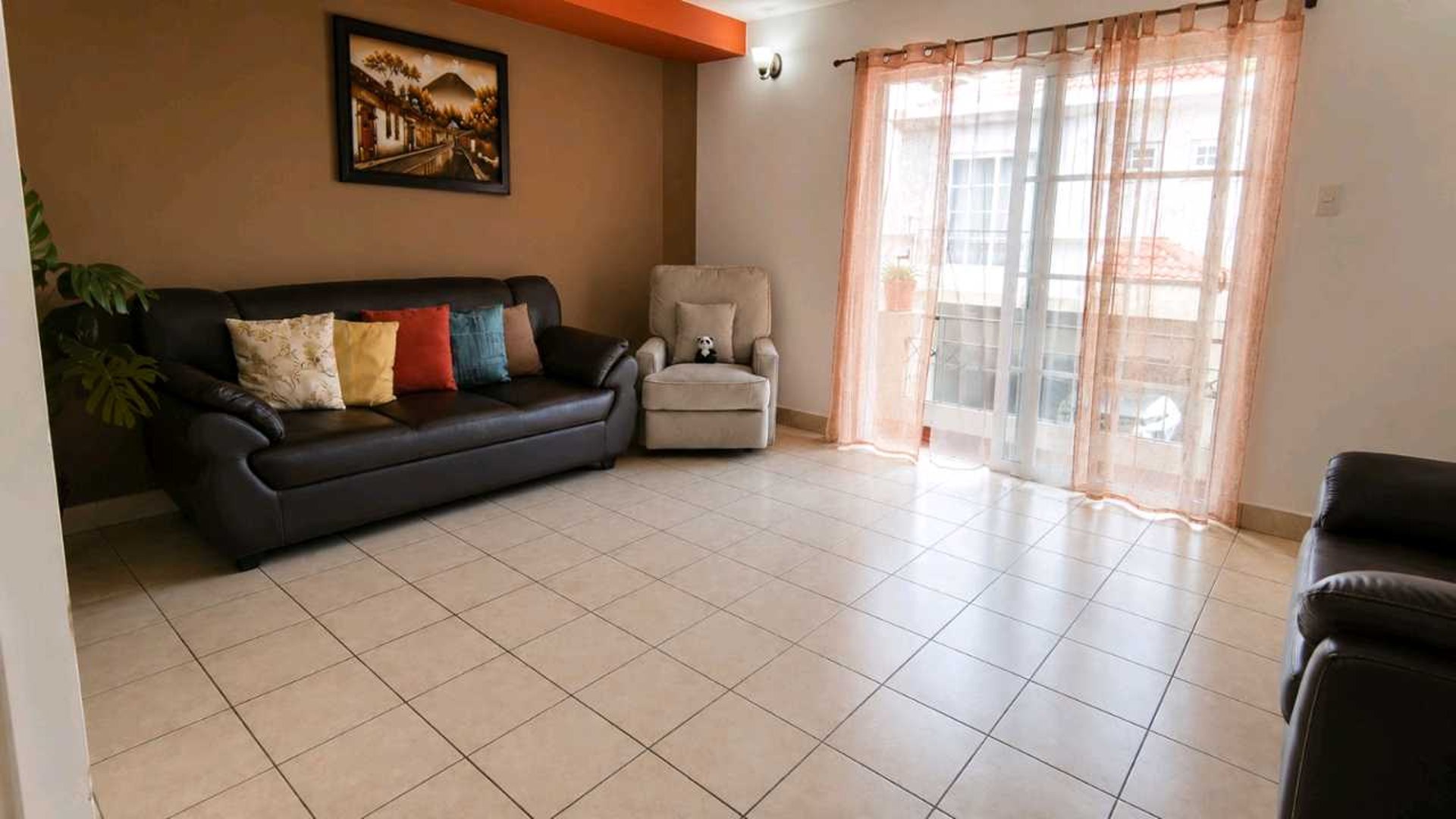 CASA EN VENTA ???? Condado San Nicolás, Mixco - Miniatura 4