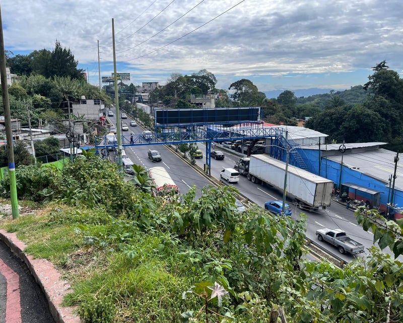 Terreno de esquina en venta en zona 1 de Mixco