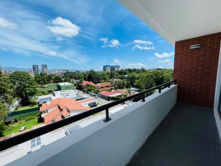 VENTA DE HERMOSO APARTAMENTO - PLAZA SEGHERIA, ZONA 14 - 4