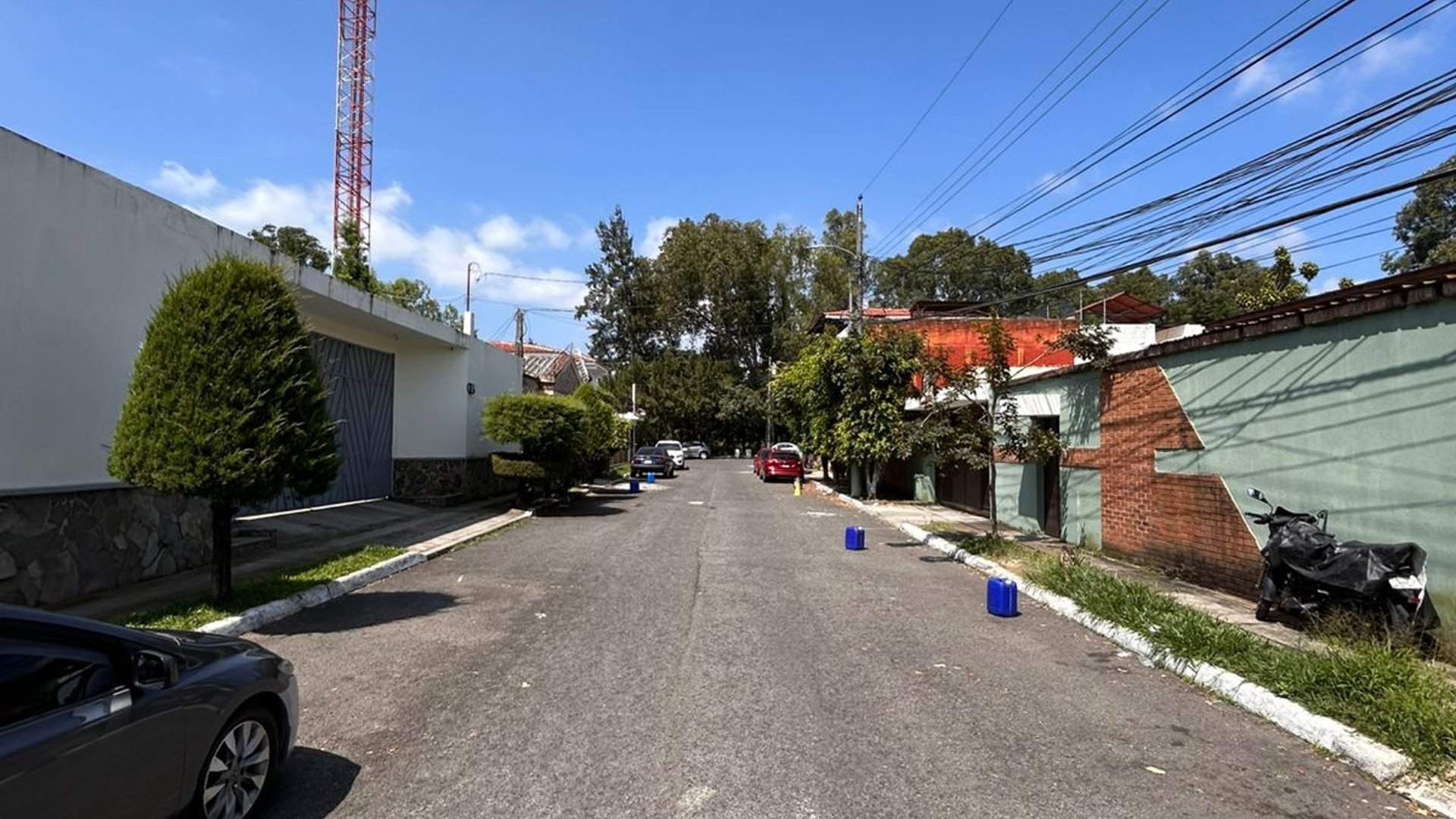 Exclusivo Terreno En Venta - En Zona 4 De Mixco - Miniatura 2