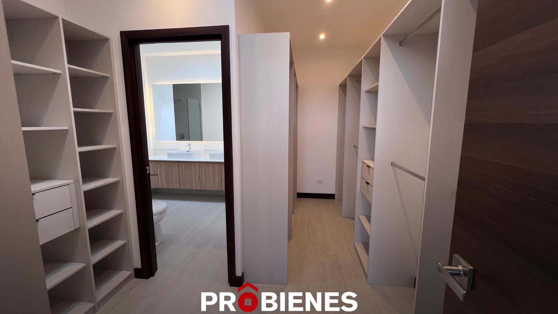 Penthouse de 3 habitaciones en SPAZIO zona 15 - Miniatura 9