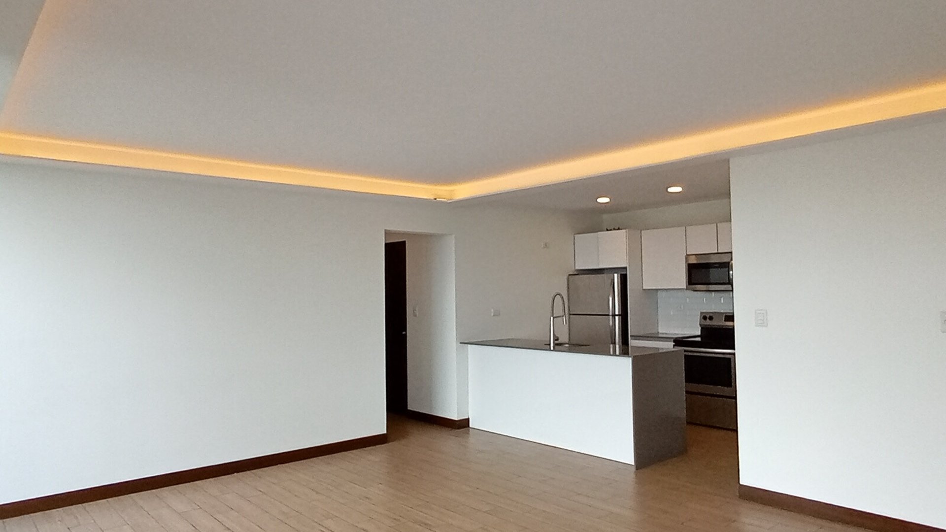 Apartamento en renta en zona 15 - Image 1
