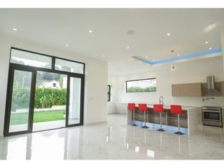 LA FONTANA / CASA EN VENTA , CES - 2